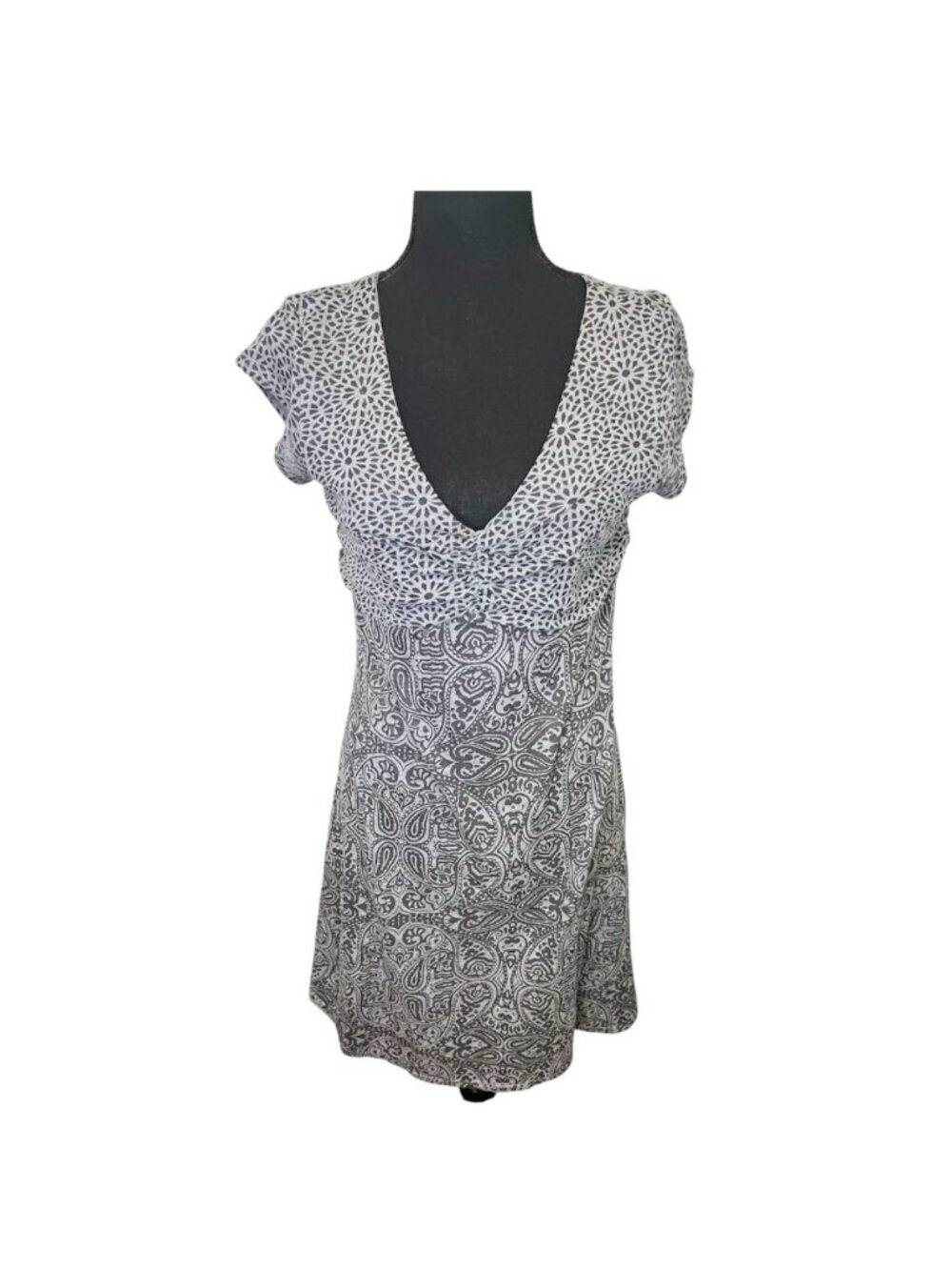 Athleta Size S Dhara Burnout Dress Knee Length Short Sleeve Gray Black Paisley